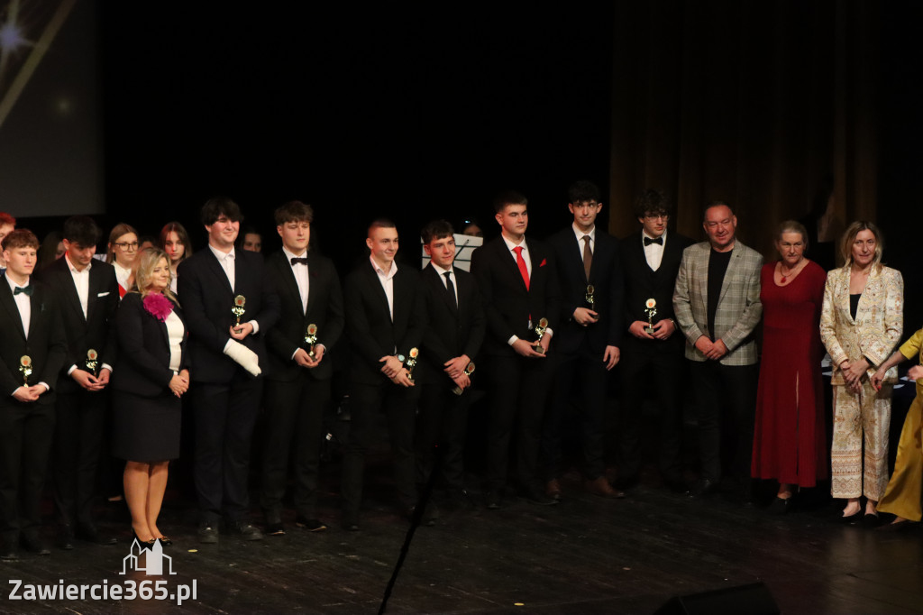 Fotorelacja II: Zakończenie roku szkolnego klas maturalnych I LO w Zawierciu