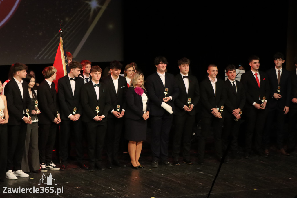 Fotorelacja II: Zakończenie roku szkolnego klas maturalnych I LO w Zawierciu