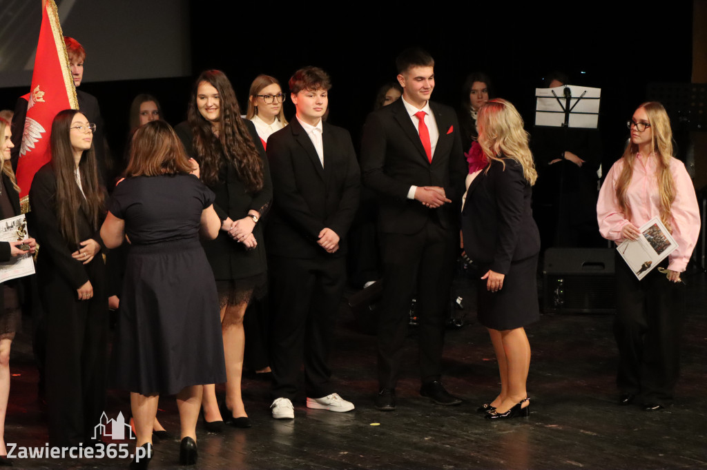 Fotorelacja II: Zakończenie roku szkolnego klas maturalnych I LO w Zawierciu