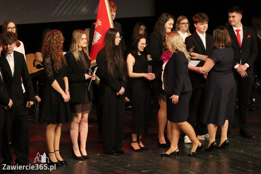 Fotorelacja II: Zakończenie roku szkolnego klas maturalnych I LO w Zawierciu