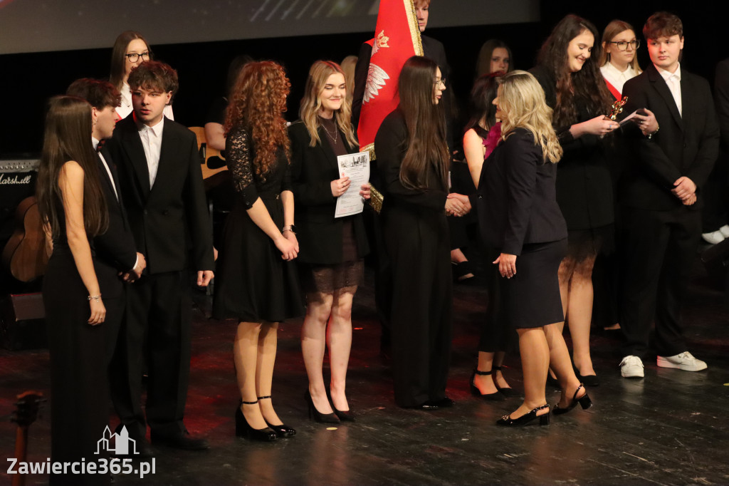 Fotorelacja II: Zakończenie roku szkolnego klas maturalnych I LO w Zawierciu