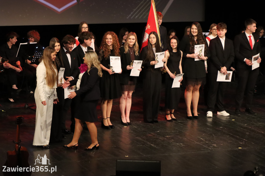 Fotorelacja II: Zakończenie roku szkolnego klas maturalnych I LO w Zawierciu