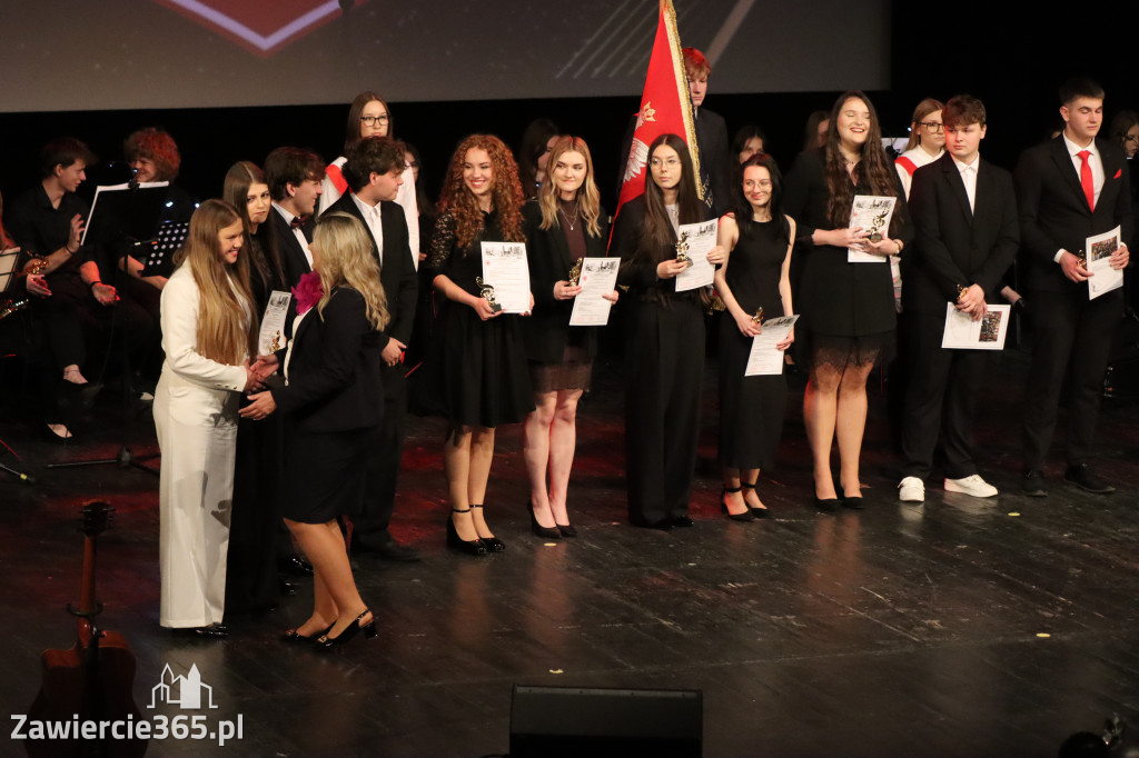 Fotorelacja II: Zakończenie roku szkolnego klas maturalnych I LO w Zawierciu