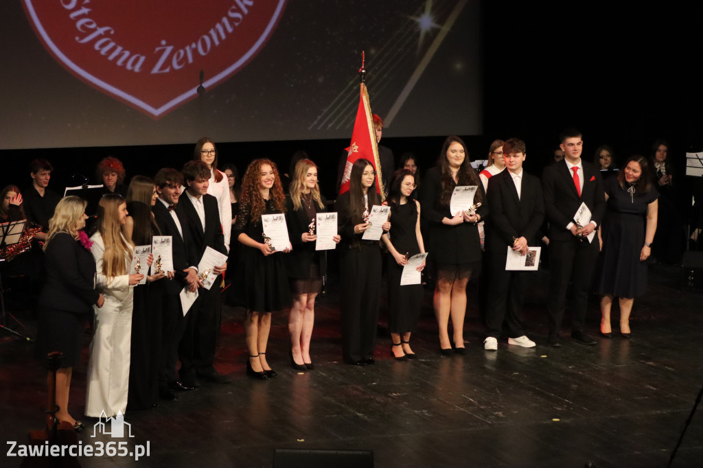 Fotorelacja II: Zakończenie roku szkolnego klas maturalnych I LO w Zawierciu
