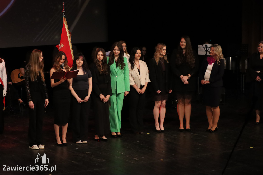 Fotorelacja II: Zakończenie roku szkolnego klas maturalnych I LO w Zawierciu