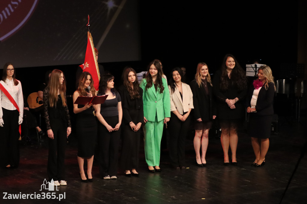 Fotorelacja II: Zakończenie roku szkolnego klas maturalnych I LO w Zawierciu