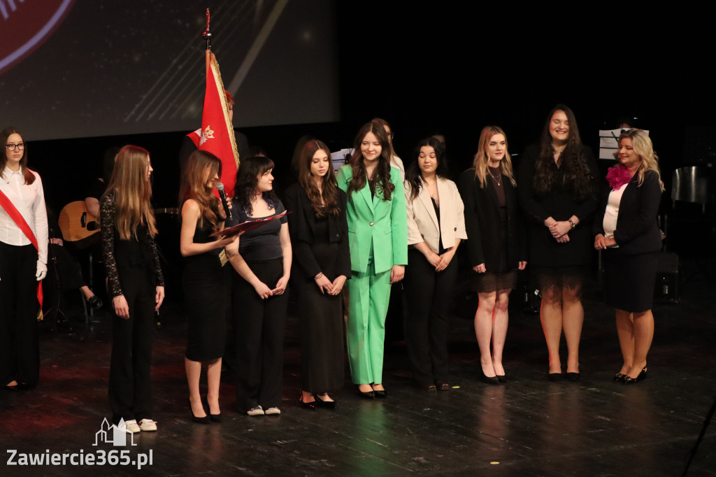 Fotorelacja II: Zakończenie roku szkolnego klas maturalnych I LO w Zawierciu
