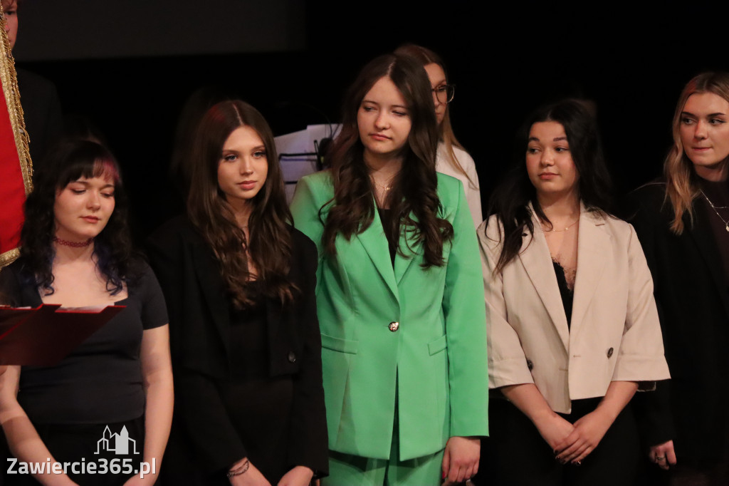 Fotorelacja II: Zakończenie roku szkolnego klas maturalnych I LO w Zawierciu