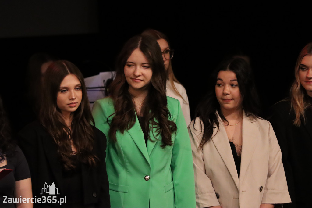 Fotorelacja II: Zakończenie roku szkolnego klas maturalnych I LO w Zawierciu