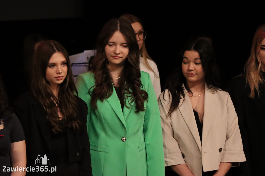 Fotorelacja II: Zakończenie roku szkolnego klas maturalnych I LO w Zawierciu