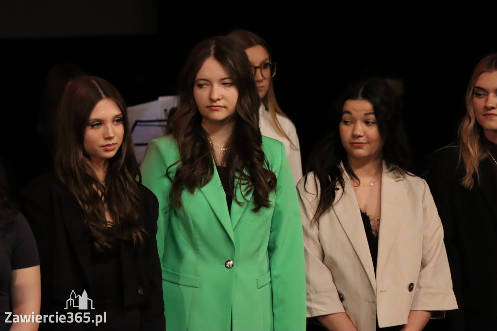 Fotorelacja II: Zakończenie roku szkolnego klas maturalnych I LO w Zawierciu