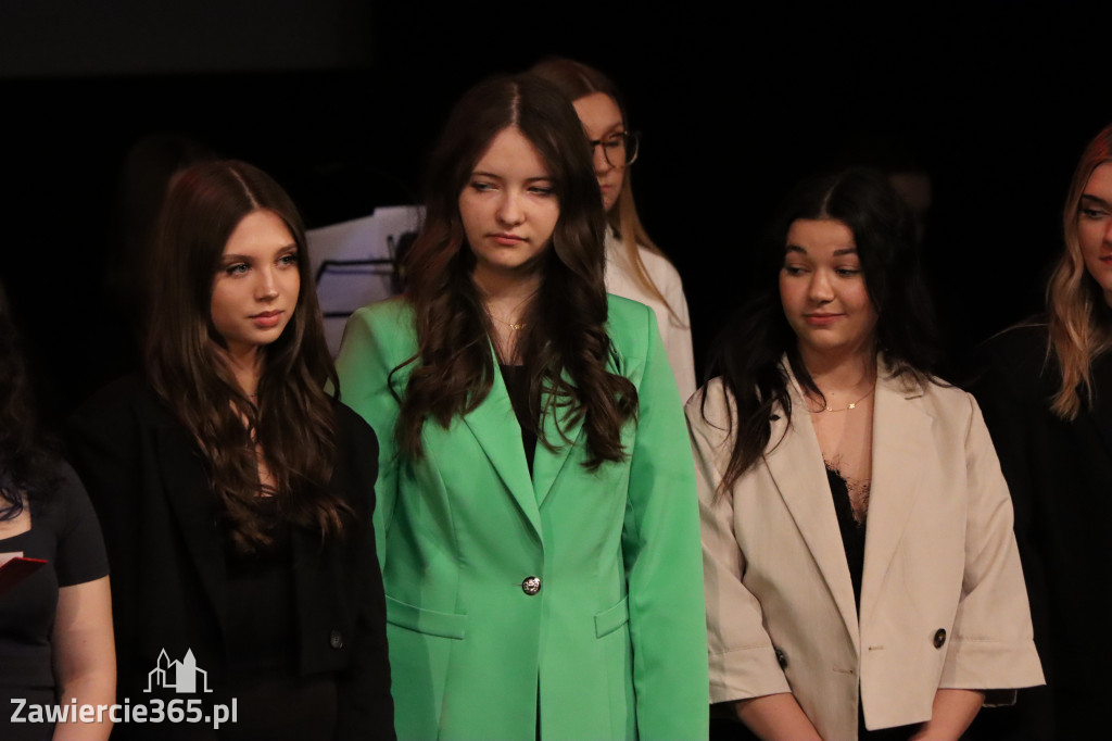 Fotorelacja II: Zakończenie roku szkolnego klas maturalnych I LO w Zawierciu