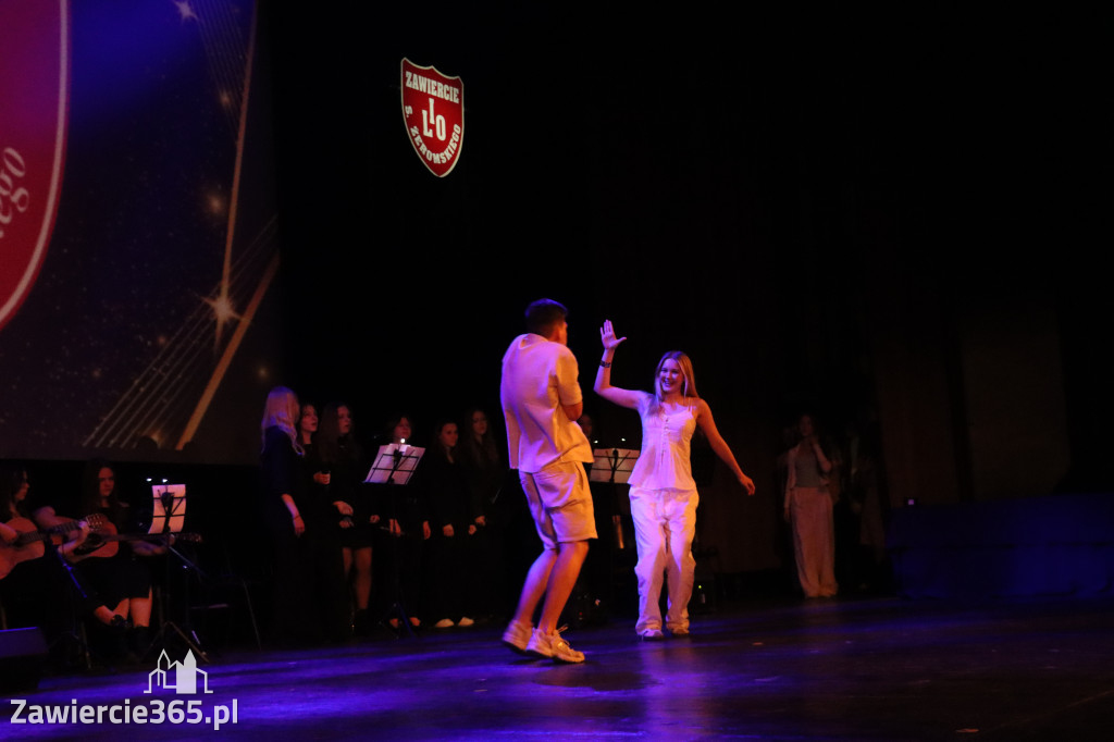 Fotorelacja II: Zakończenie roku szkolnego klas maturalnych I LO w Zawierciu