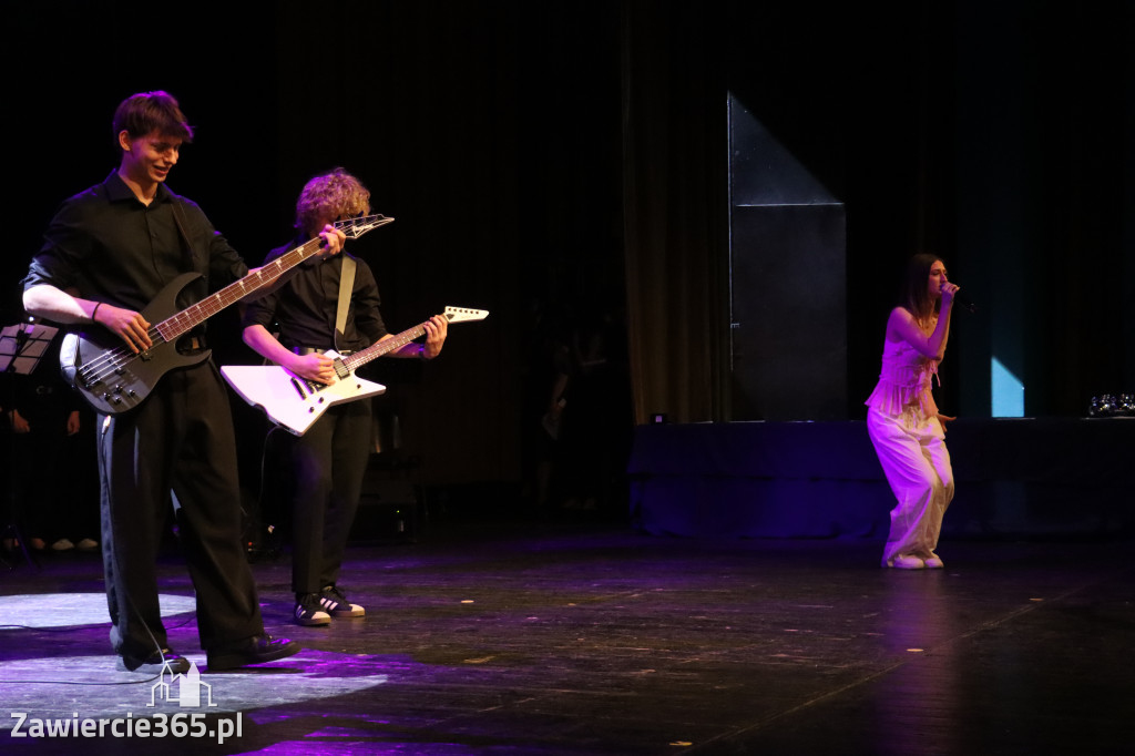 Fotorelacja II: Zakończenie roku szkolnego klas maturalnych I LO w Zawierciu