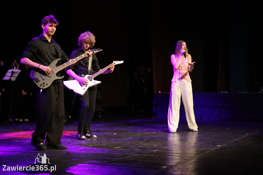 Fotorelacja II: Zakończenie roku szkolnego klas maturalnych I LO w Zawierciu