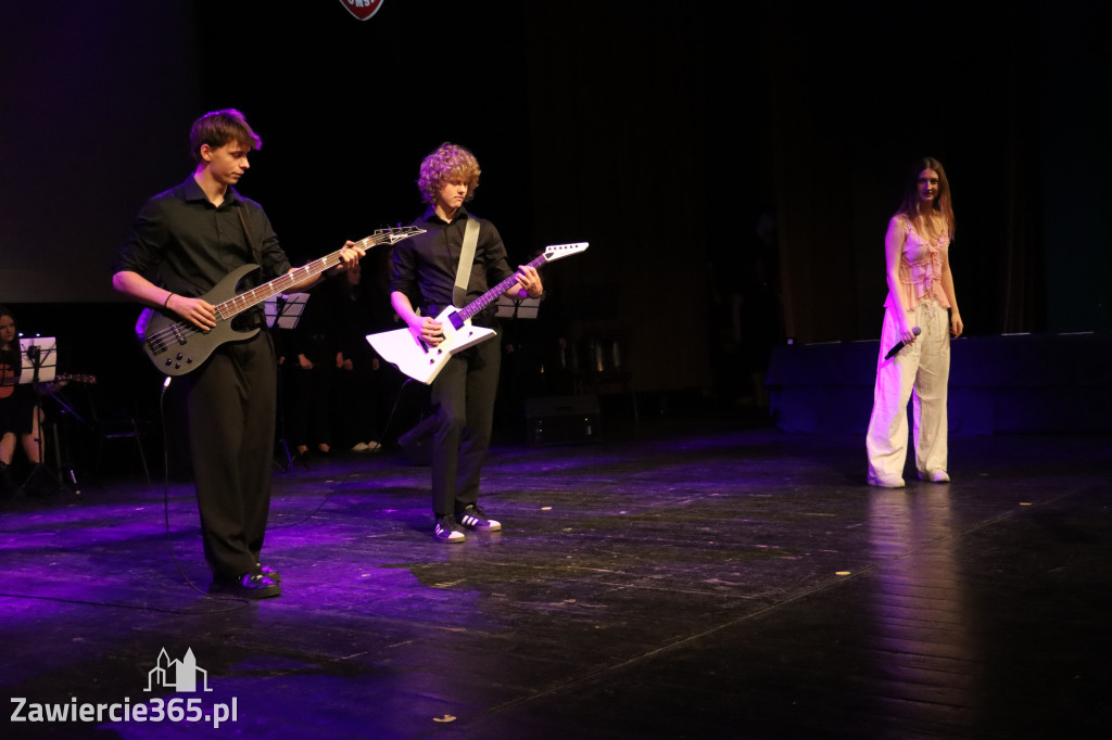 Fotorelacja II: Zakończenie roku szkolnego klas maturalnych I LO w Zawierciu