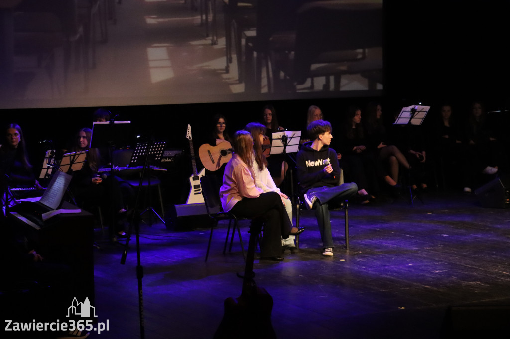 Fotorelacja II: Zakończenie roku szkolnego klas maturalnych I LO w Zawierciu