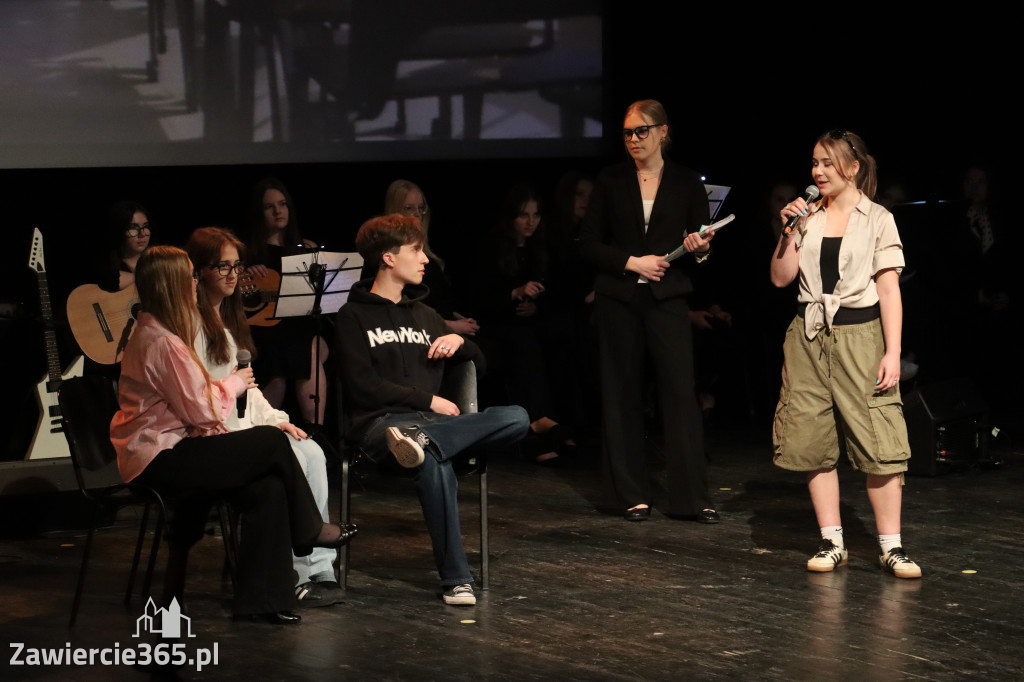 Fotorelacja II: Zakończenie roku szkolnego klas maturalnych I LO w Zawierciu