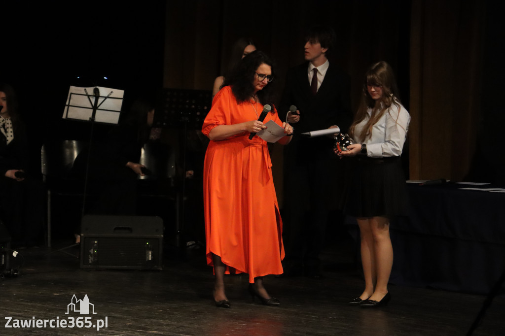 Fotorelacja II: Zakończenie roku szkolnego klas maturalnych I LO w Zawierciu