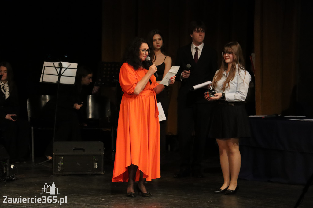 Fotorelacja II: Zakończenie roku szkolnego klas maturalnych I LO w Zawierciu