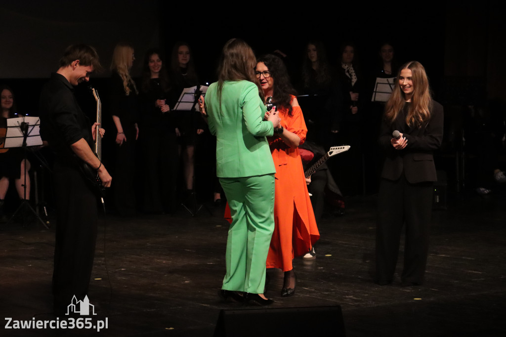 Fotorelacja II: Zakończenie roku szkolnego klas maturalnych I LO w Zawierciu