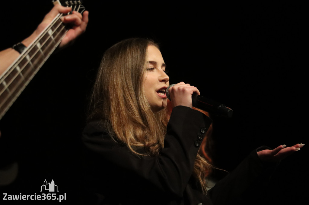 Fotorelacja III: Zakończenie roku szkolnego klas maturalnych I LO w Zawierciu