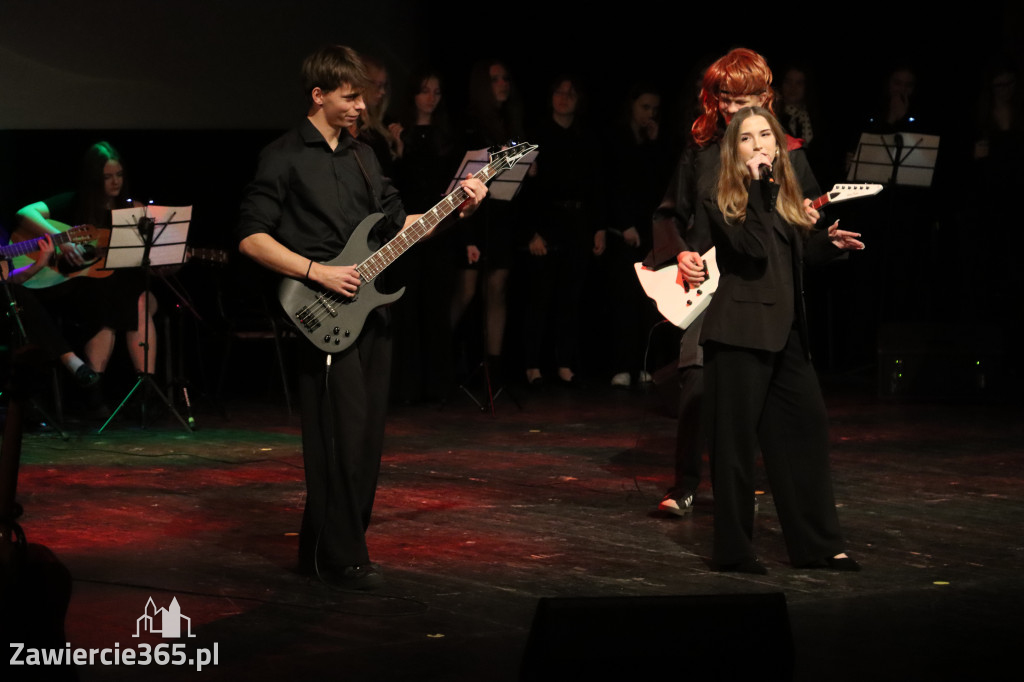 Fotorelacja III: Zakończenie roku szkolnego klas maturalnych I LO w Zawierciu