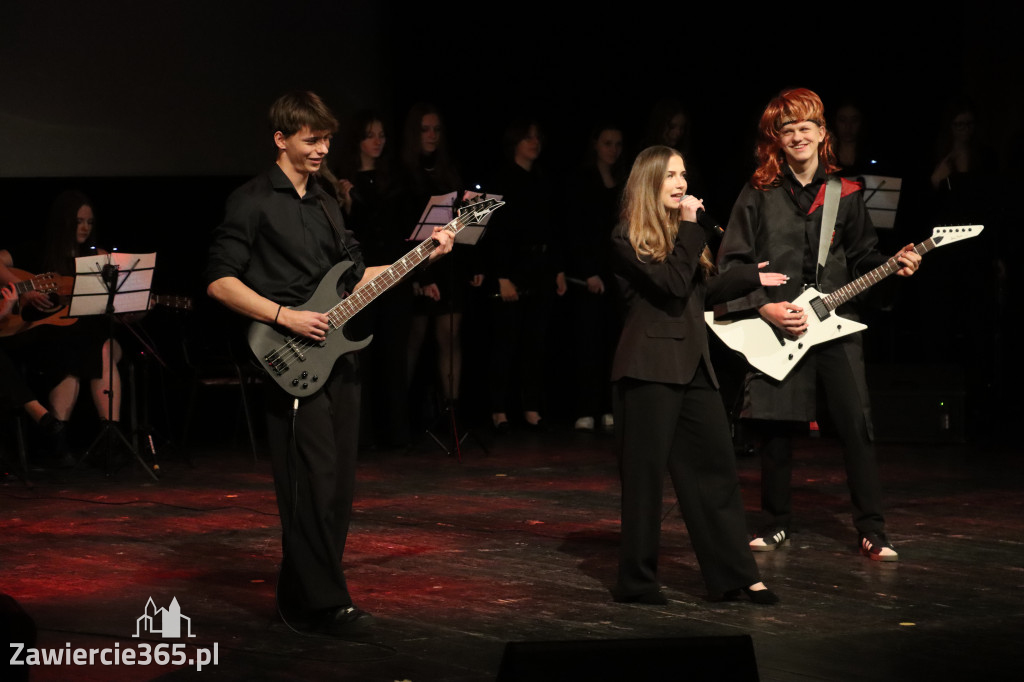 Fotorelacja III: Zakończenie roku szkolnego klas maturalnych I LO w Zawierciu