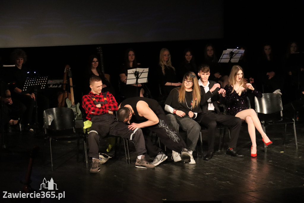 Fotorelacja III: Zakończenie roku szkolnego klas maturalnych I LO w Zawierciu