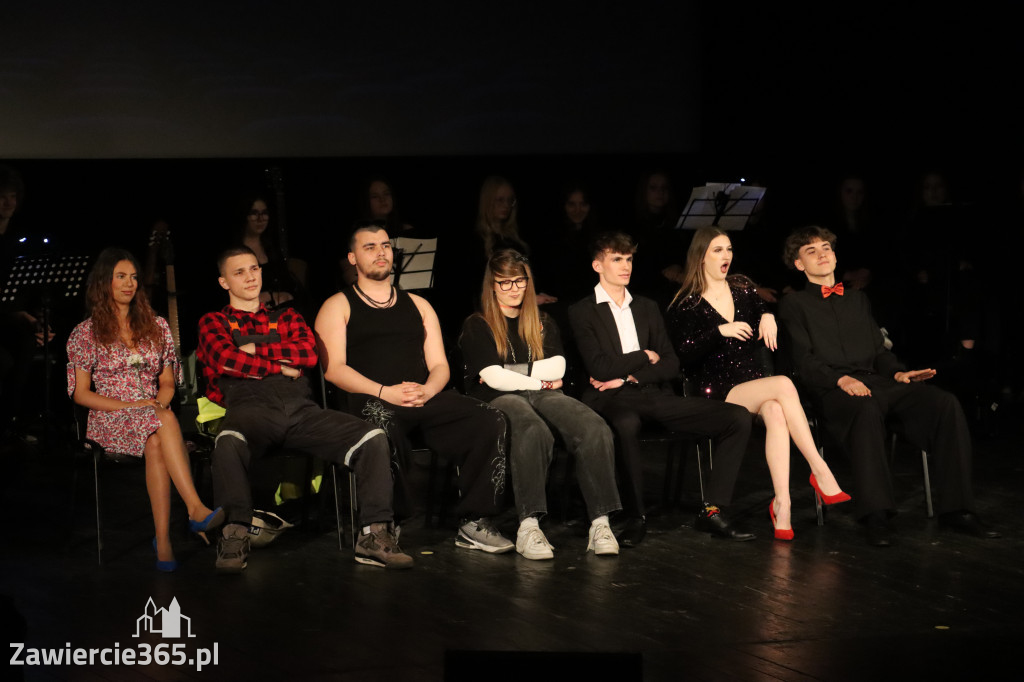 Fotorelacja III: Zakończenie roku szkolnego klas maturalnych I LO w Zawierciu