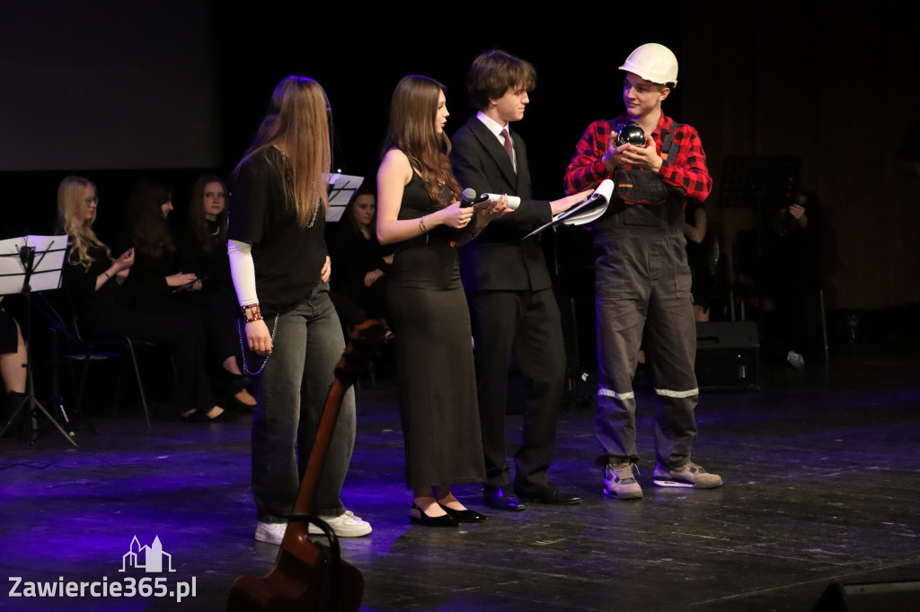 Fotorelacja III: Zakończenie roku szkolnego klas maturalnych I LO w Zawierciu