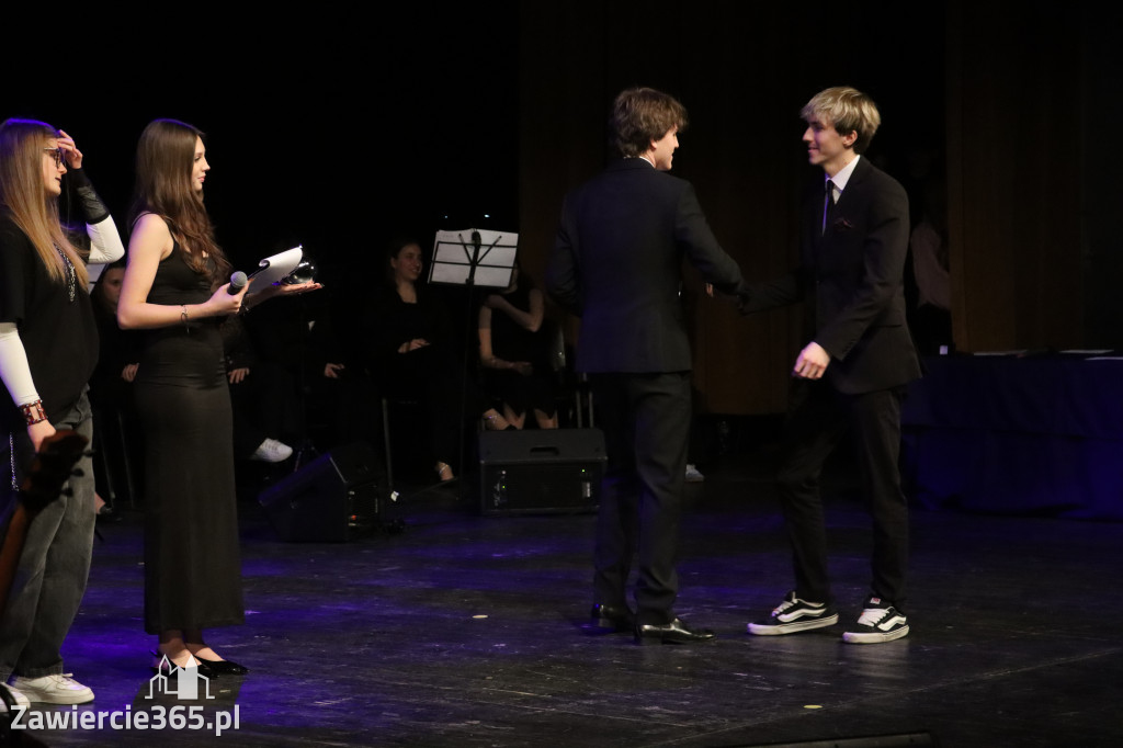 Fotorelacja III: Zakończenie roku szkolnego klas maturalnych I LO w Zawierciu