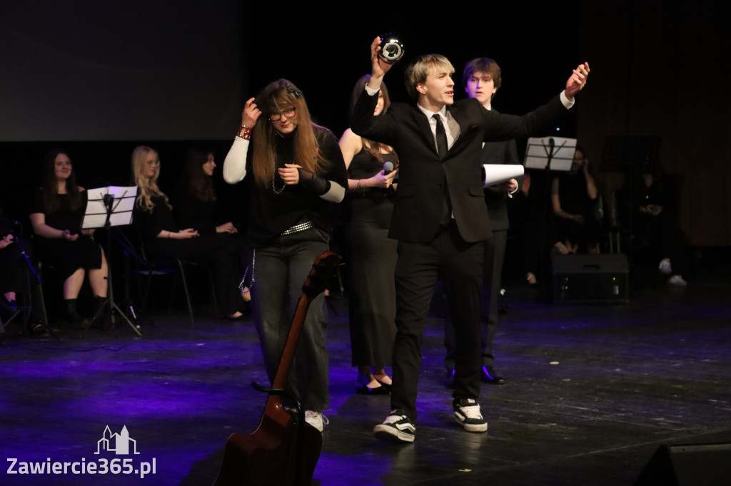 Fotorelacja III: Zakończenie roku szkolnego klas maturalnych I LO w Zawierciu