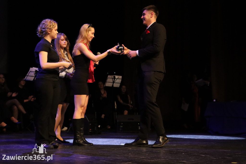 Fotorelacja III: Zakończenie roku szkolnego klas maturalnych I LO w Zawierciu