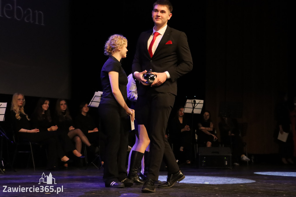 Fotorelacja III: Zakończenie roku szkolnego klas maturalnych I LO w Zawierciu