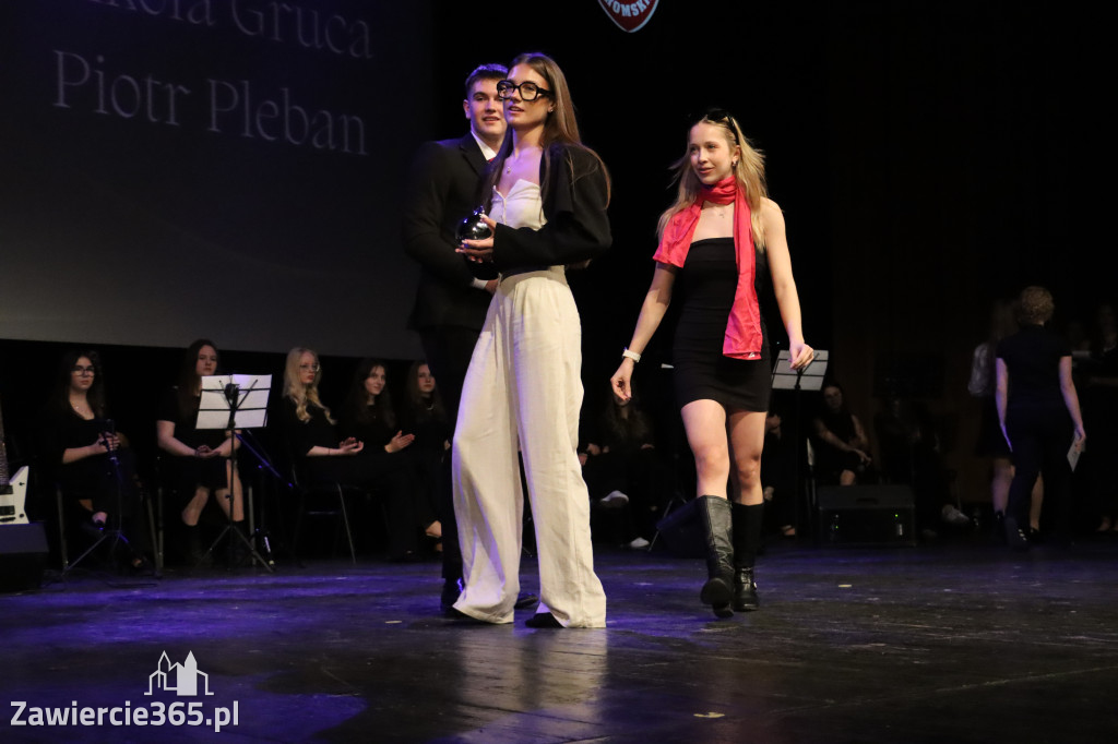 Fotorelacja III: Zakończenie roku szkolnego klas maturalnych I LO w Zawierciu