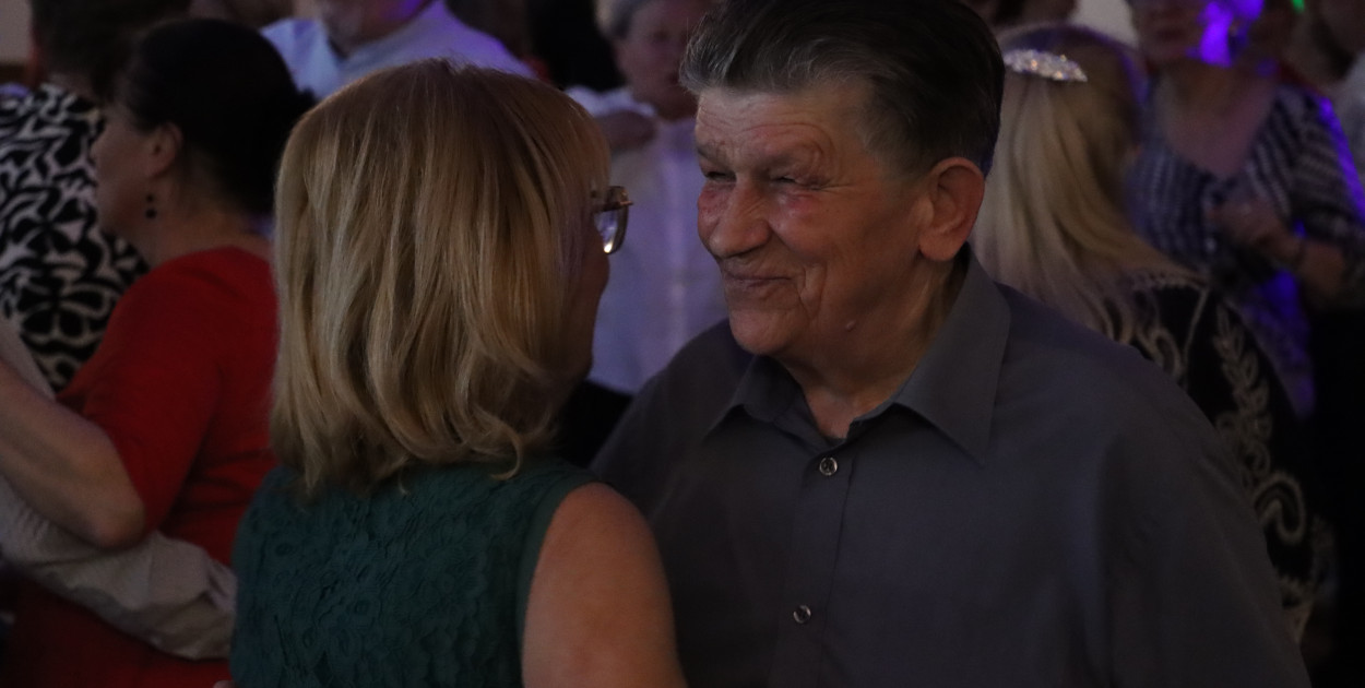 Fotorelacja: Wiosenna Potańcówka z DJ-em w Pałacyku nad Wartą w Zawierciu