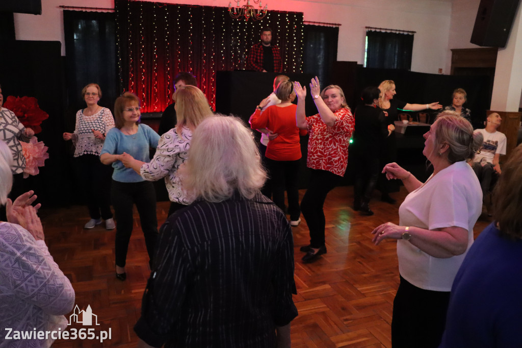 Fotorelacja: Wiosenna Potańcówka z DJ-em w Pałacyku nad Wartą w Zawierciu