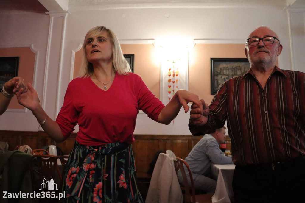 Fotorelacja: Wiosenna Potańcówka z DJ-em w Pałacyku nad Wartą w Zawierciu