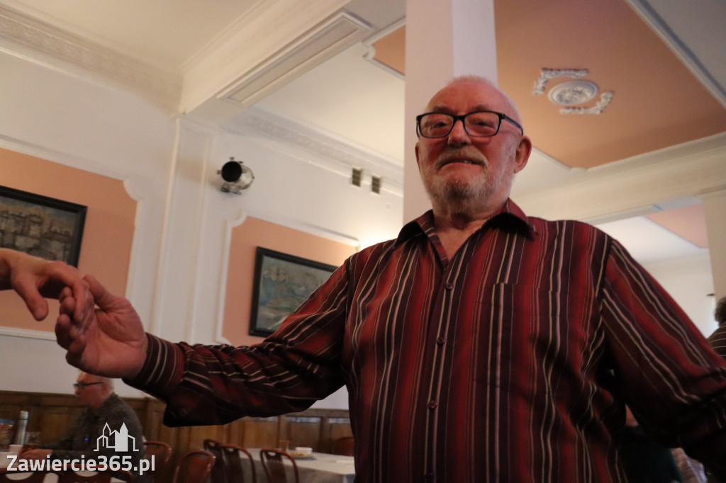 Fotorelacja: Wiosenna Potańcówka z DJ-em w Pałacyku nad Wartą w Zawierciu