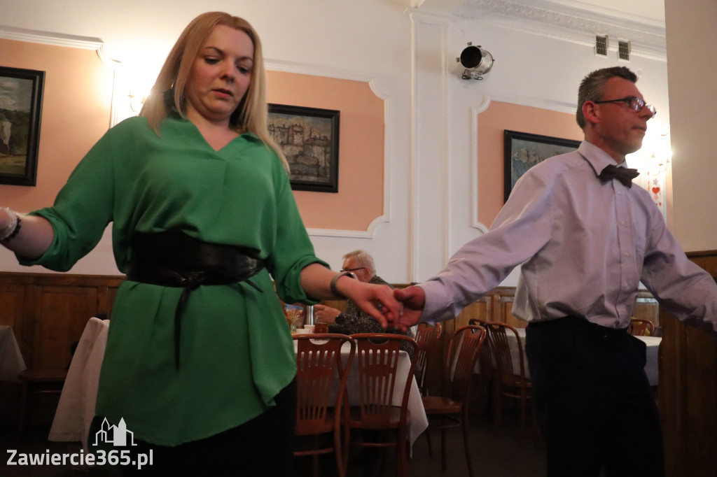 Fotorelacja: Wiosenna Potańcówka z DJ-em w Pałacyku nad Wartą w Zawierciu