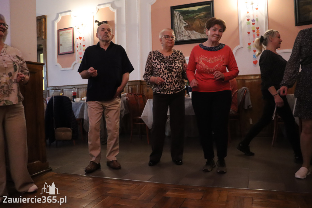 Fotorelacja: Wiosenna Potańcówka z DJ-em w Pałacyku nad Wartą w Zawierciu