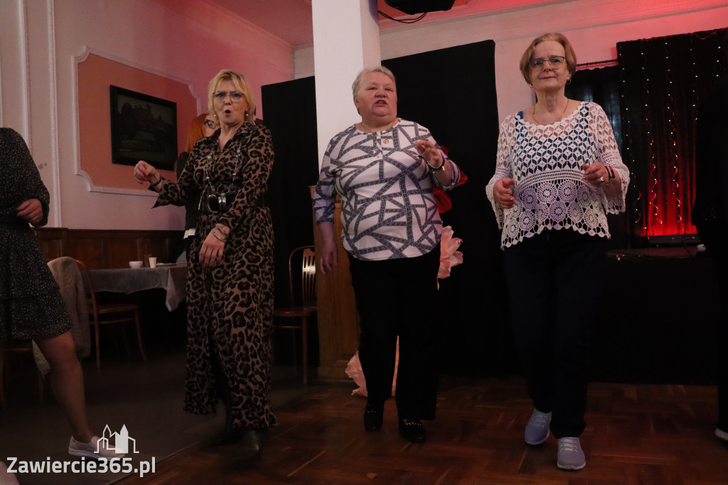 Fotorelacja: Wiosenna Potańcówka z DJ-em w Pałacyku nad Wartą w Zawierciu