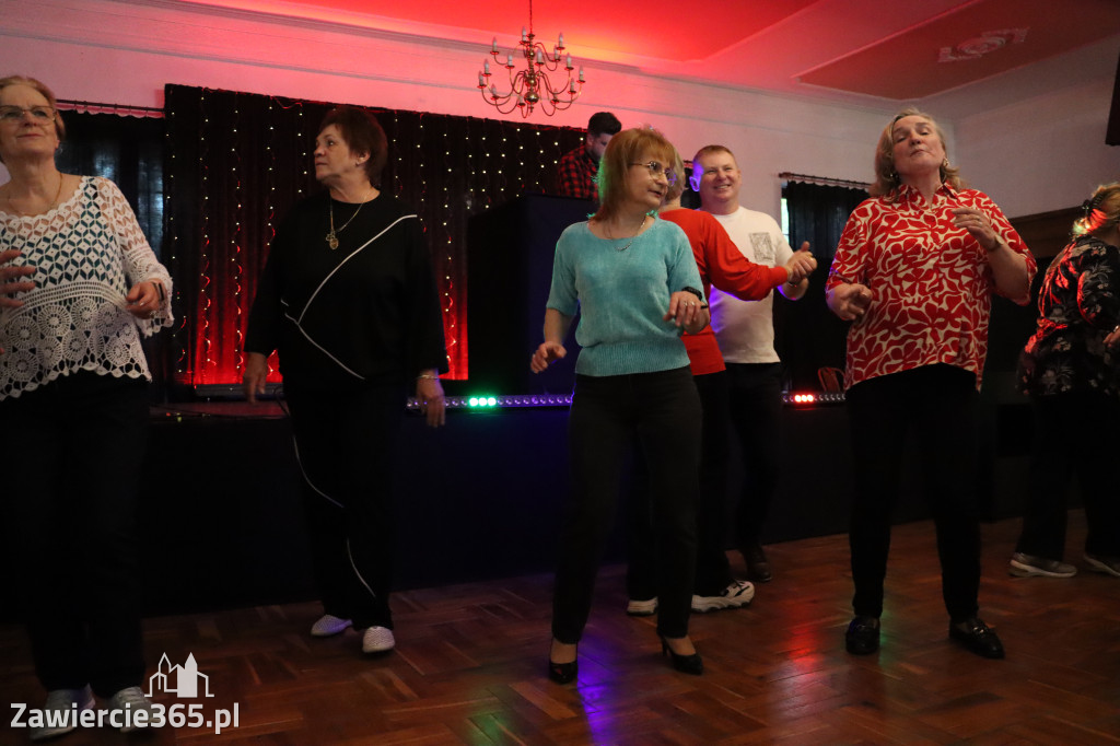 Fotorelacja: Wiosenna Potańcówka z DJ-em w Pałacyku nad Wartą w Zawierciu