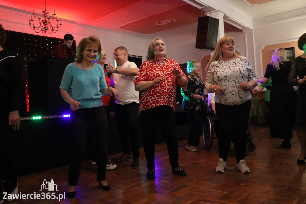 Fotorelacja: Wiosenna Potańcówka z DJ-em w Pałacyku nad Wartą w Zawierciu
