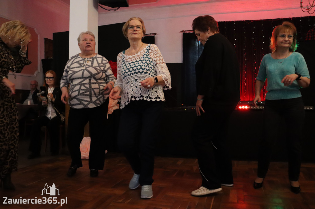 Fotorelacja: Wiosenna Potańcówka z DJ-em w Pałacyku nad Wartą w Zawierciu