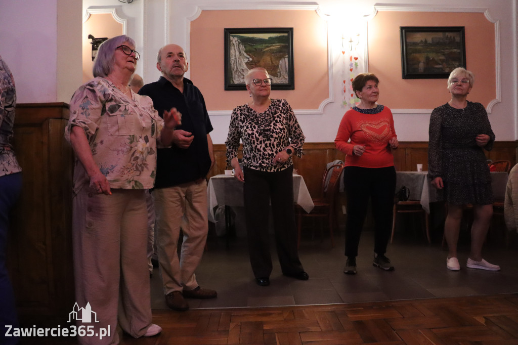 Fotorelacja: Wiosenna Potańcówka z DJ-em w Pałacyku nad Wartą w Zawierciu