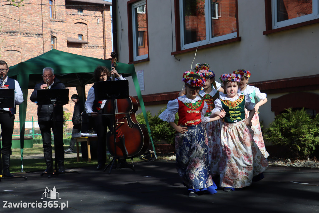 Fotorelacja: Powitanie partnerów projektu Erasmus+ w przedszkolu nr 1 w Zawierciu