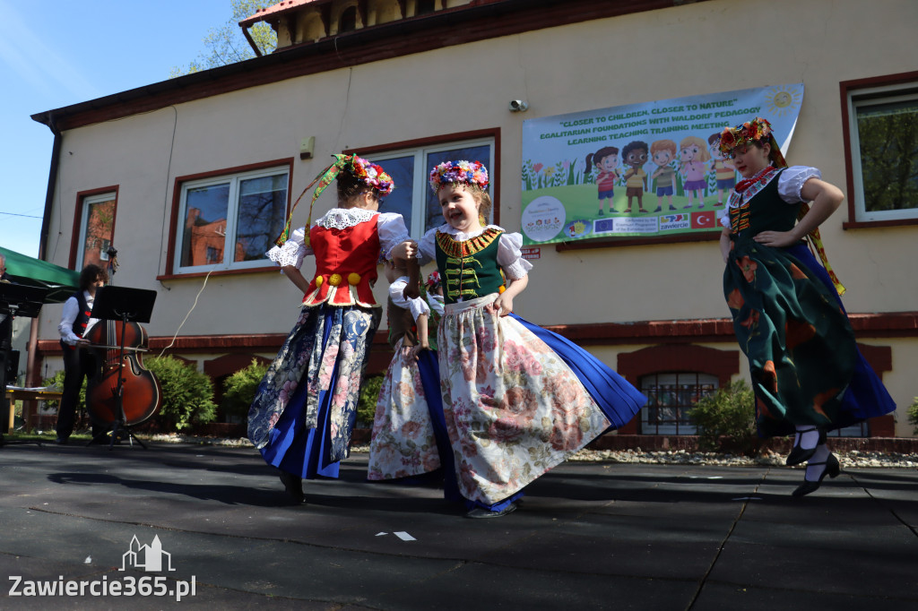 Fotorelacja: Powitanie partnerów projektu Erasmus+ w przedszkolu nr 1 w Zawierciu