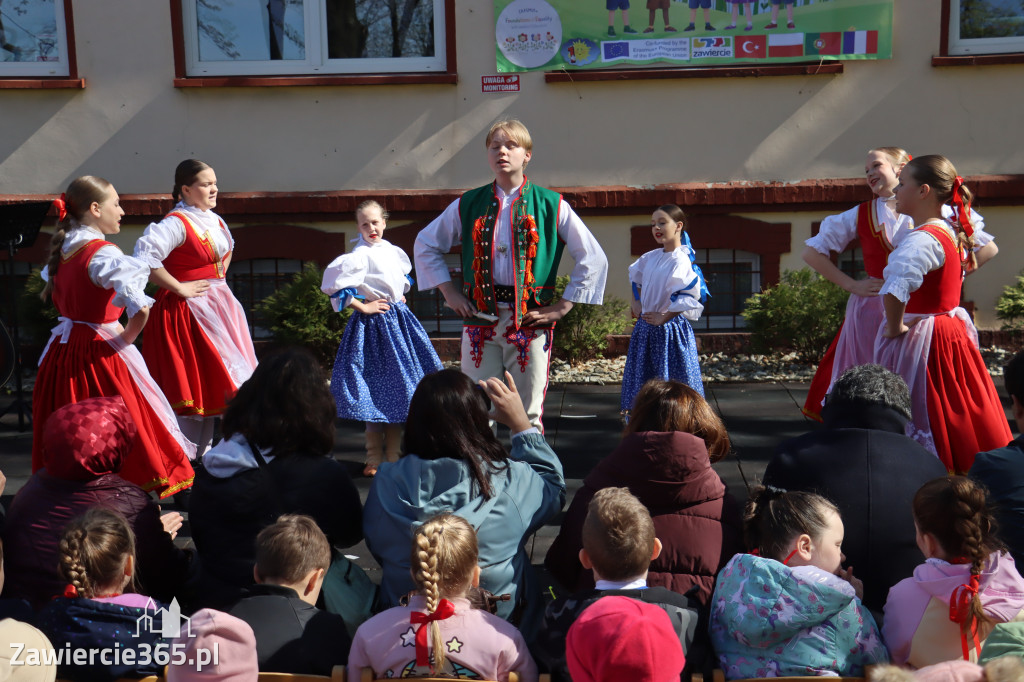Fotorelacja: Powitanie partnerów projektu Erasmus+ w przedszkolu nr 1 w Zawierciu